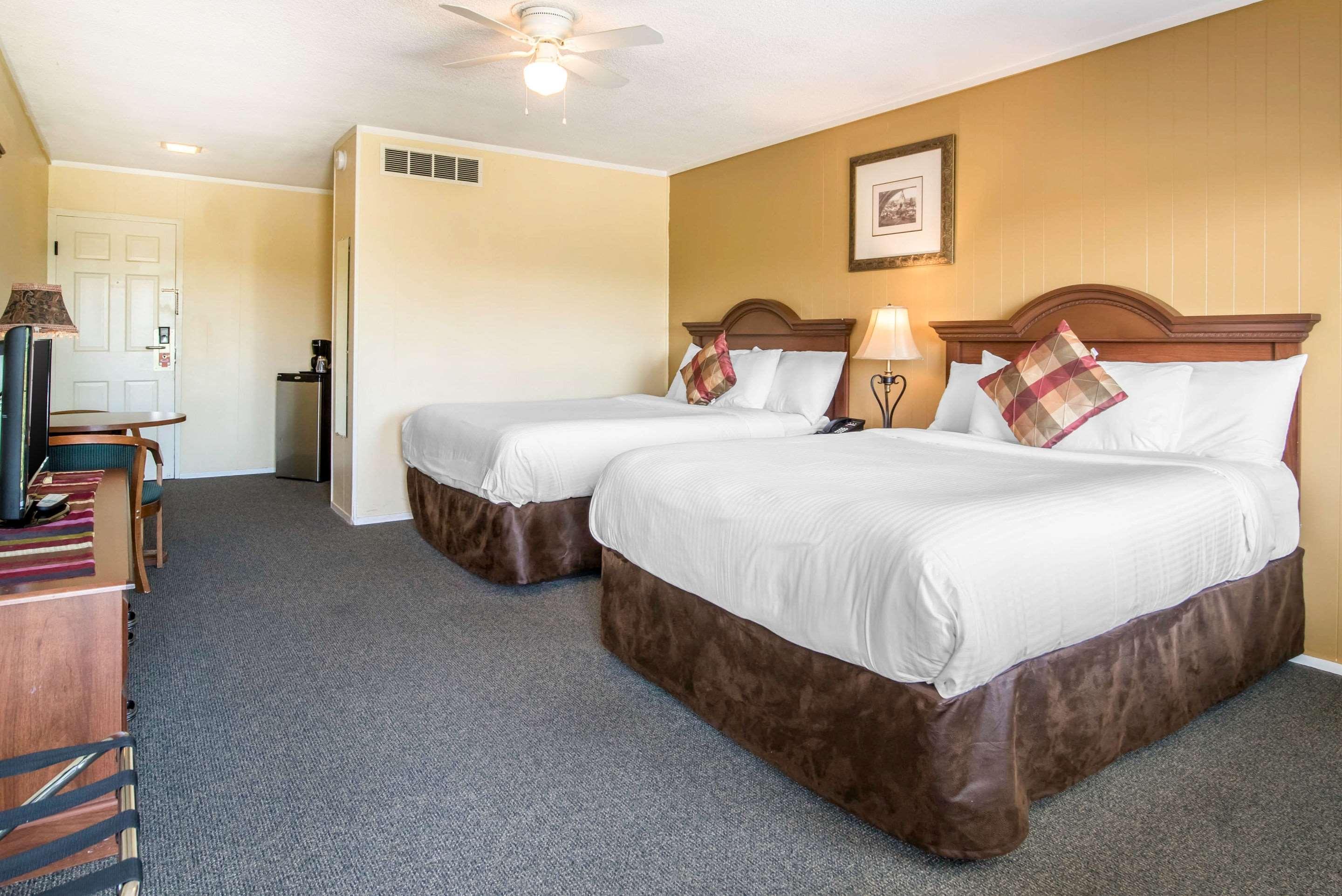 Tiltonlodge Inn & Suites Eksteriør billede