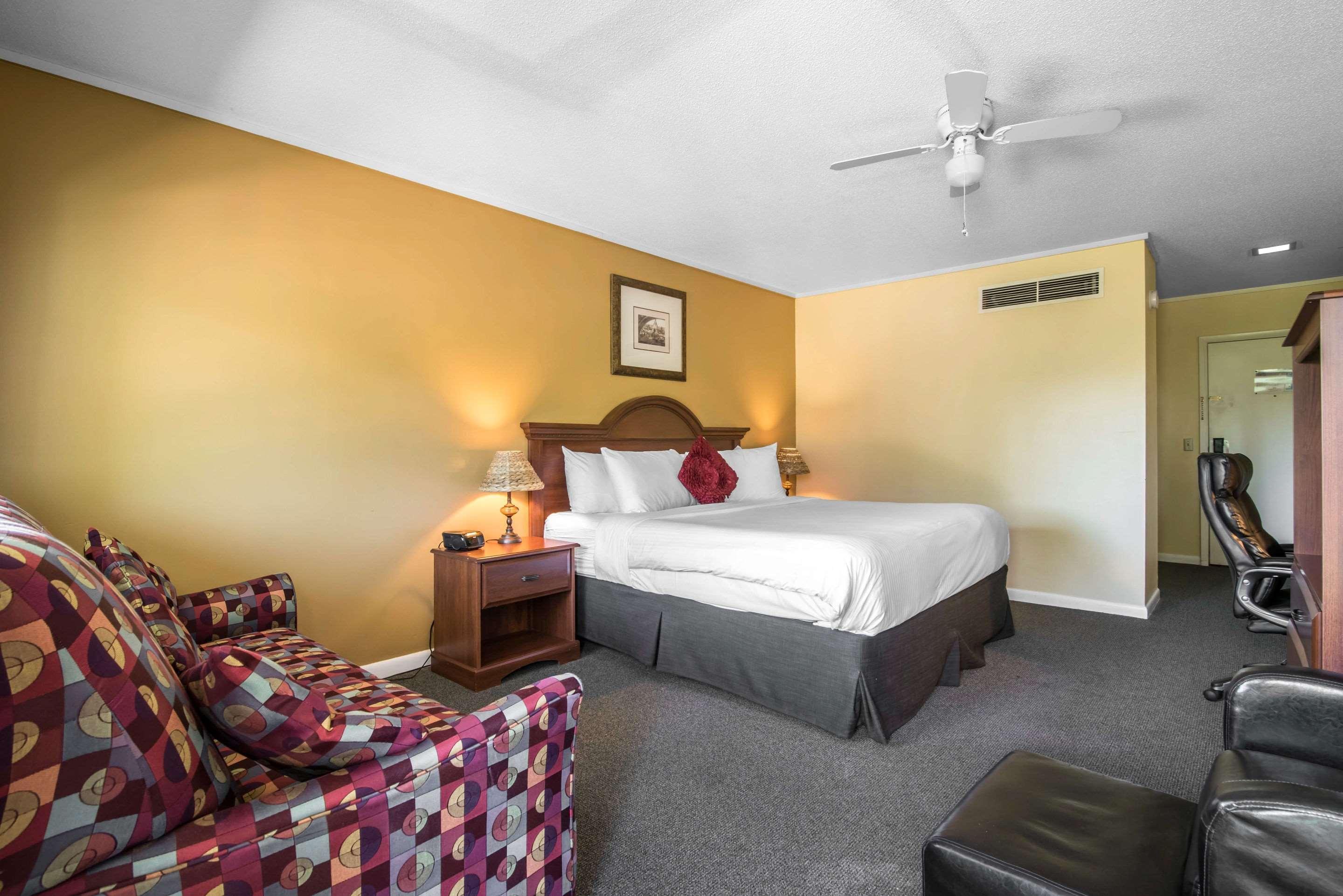 Tiltonlodge Inn & Suites Eksteriør billede