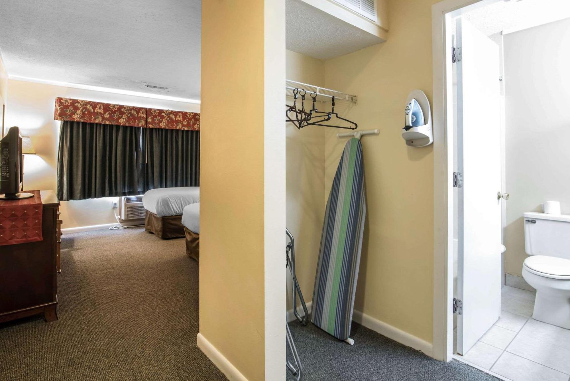 Tiltonlodge Inn & Suites Eksteriør billede