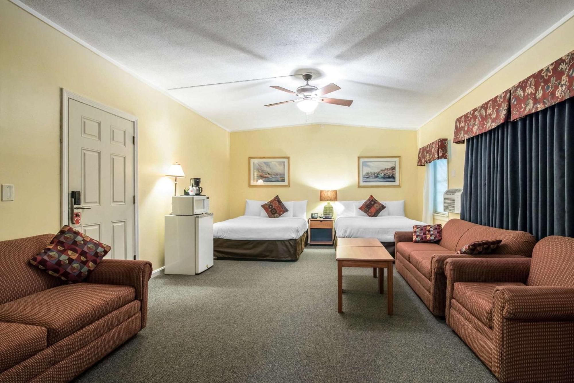 Tiltonlodge Inn & Suites Eksteriør billede