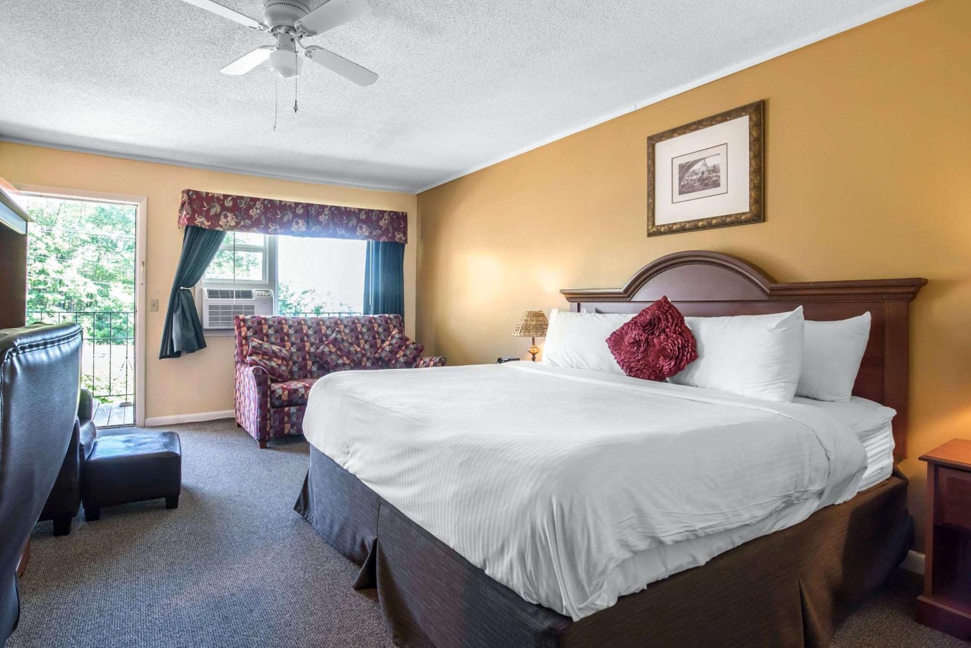 Tiltonlodge Inn & Suites Eksteriør billede
