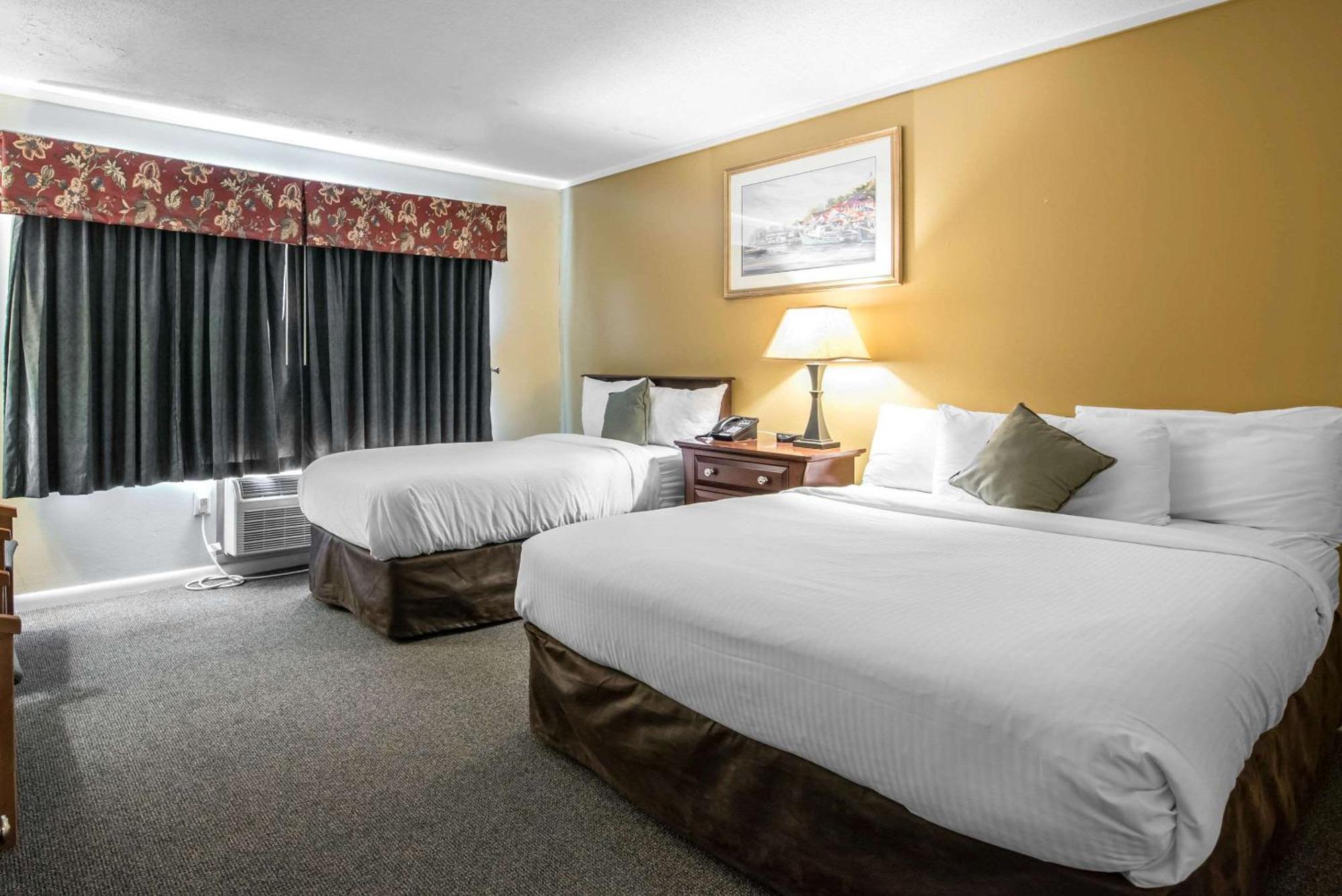 Tiltonlodge Inn & Suites Eksteriør billede