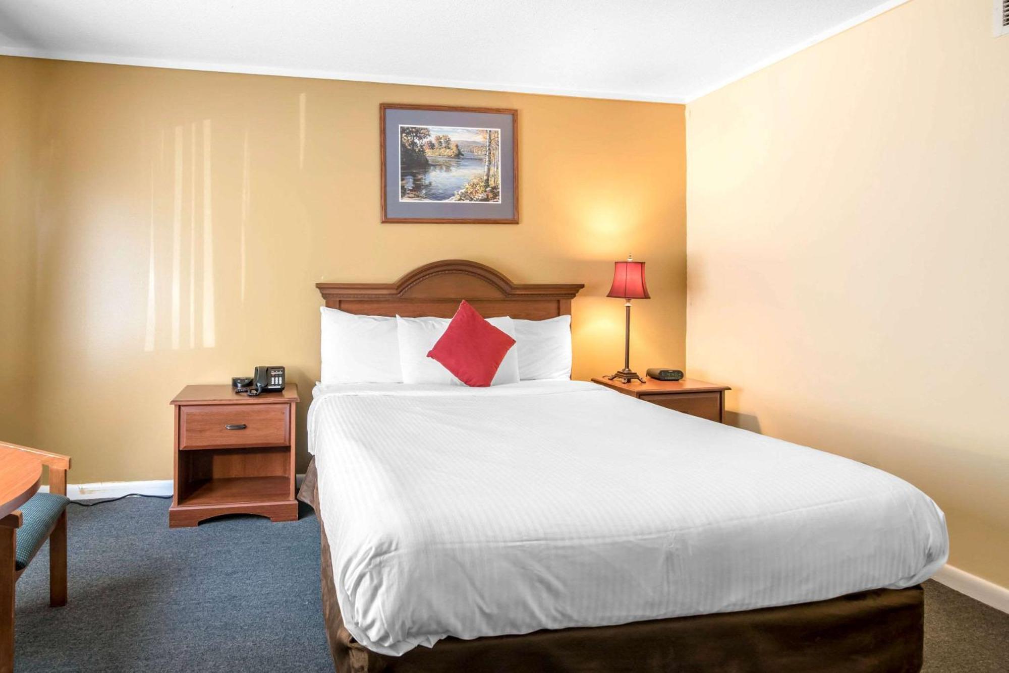 Tiltonlodge Inn & Suites Eksteriør billede