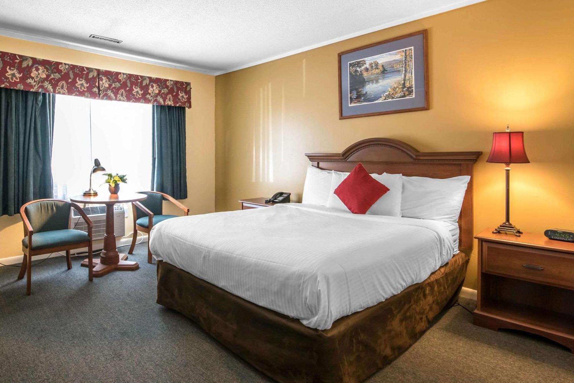 Tiltonlodge Inn & Suites Eksteriør billede