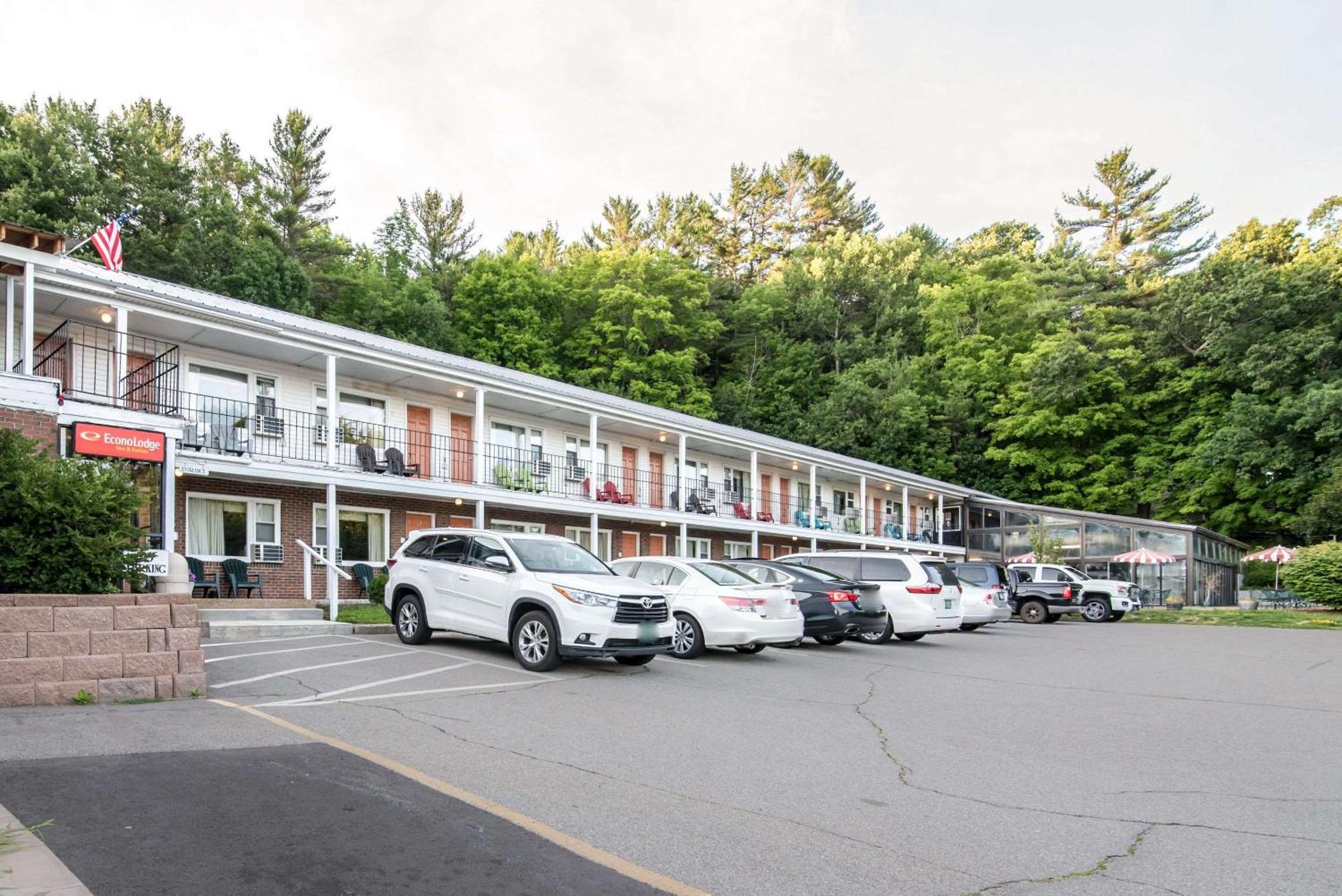 Tiltonlodge Inn & Suites Eksteriør billede